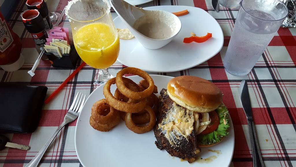 Blue Water Grille | restaurant | 1287 Floating Mill Rd, Silver Point, TN 38582, USA | 9318582275 OR +1 931-858-2275