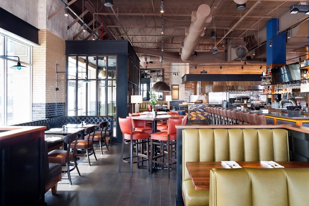 Burtons Grill & Bar of Charlotte | restaurant | 1601 E Woodlawn Rd A, Charlotte, NC 28209, USA | 9802990999 OR +1 980-299-0999