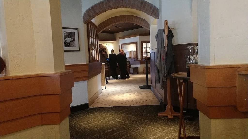 Olive Garden Italian Restaurant | meal takeaway | 3905 S College Ave, Fort Collins, CO 80525, USA | 9702253803 OR +1 970-225-3803