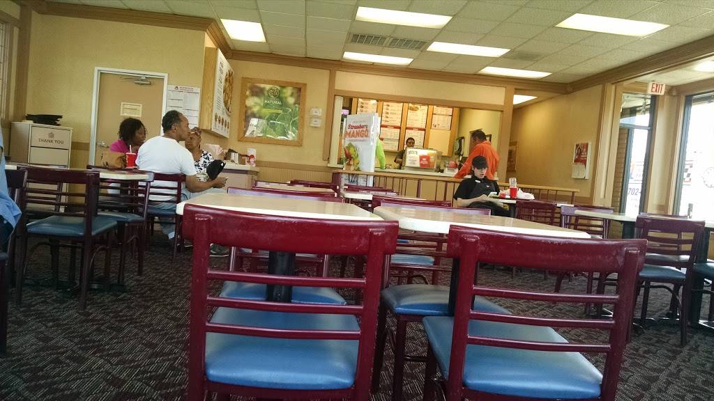 Wendys | restaurant | 4760 E. Flamingo Blvd, Las Vegas, NV 89121, USA | 7024584472 OR +1 702-458-4472