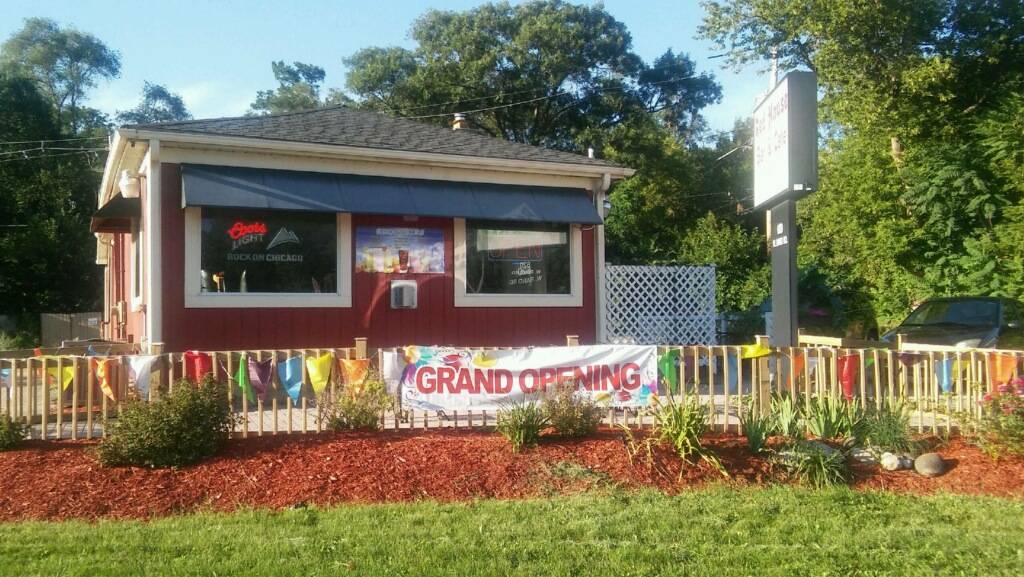 Red house video gaming cafe and bar | restaurant | 620 Rand Rd, Lakemoor, IL 60051, USA | 8155280008 OR +1 815-528-0008