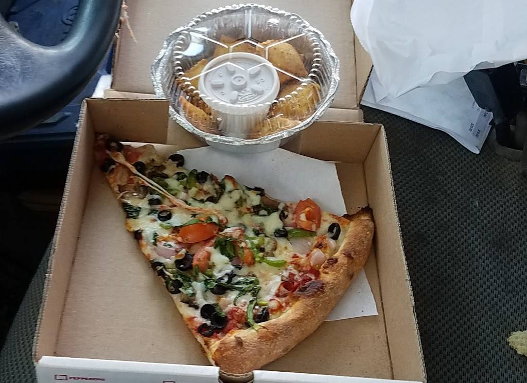 Lovers Pizza & Pasta | restaurant | 6434 E Mockingbird Ln #113, Dallas, TX 75214, USA | 2148232262 OR +1 214-823-2262