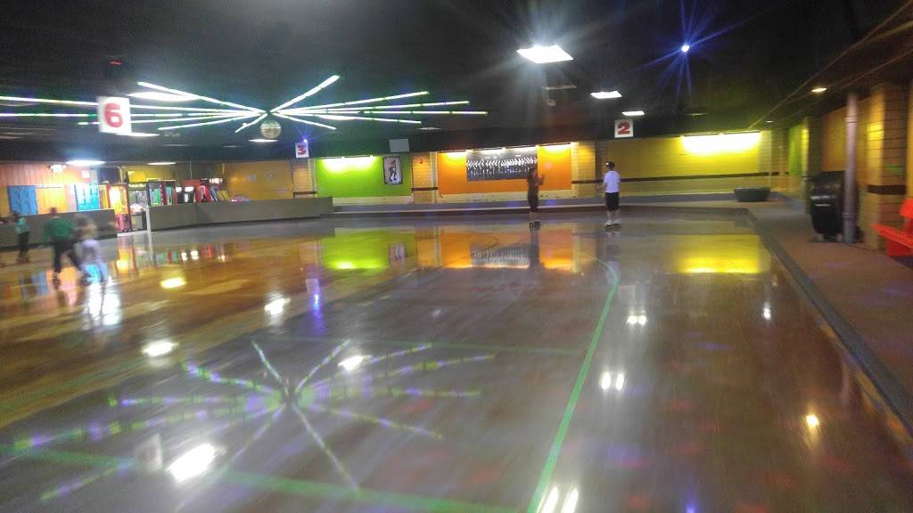 Salem Fun Center | restaurant | 520 E Pershing St, Salem, OH 44460, USA | 3303324455 OR +1 330-332-4455