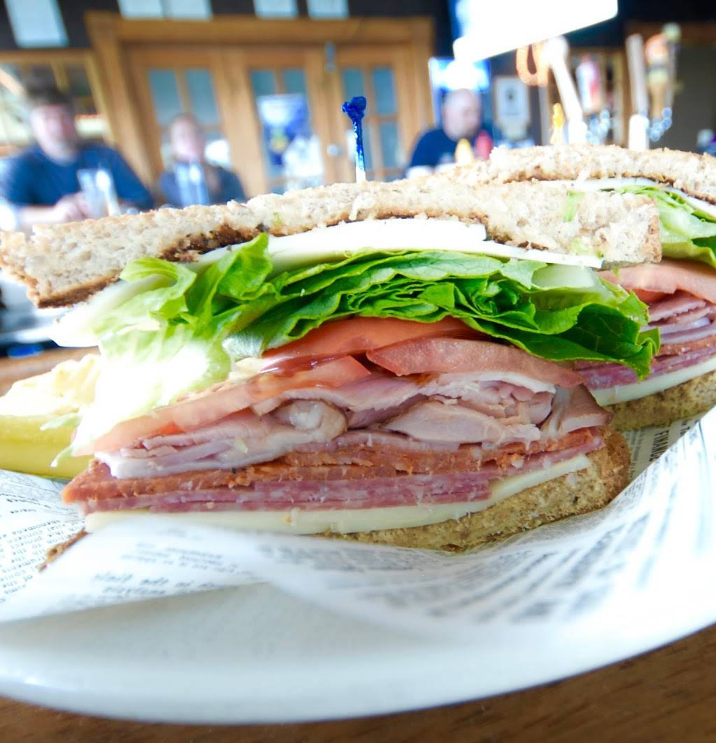 Tavern on the Hill | night club | 1724 E Main St, Newport, VT 05855, USA | 8023349006 OR +1 802-334-9006