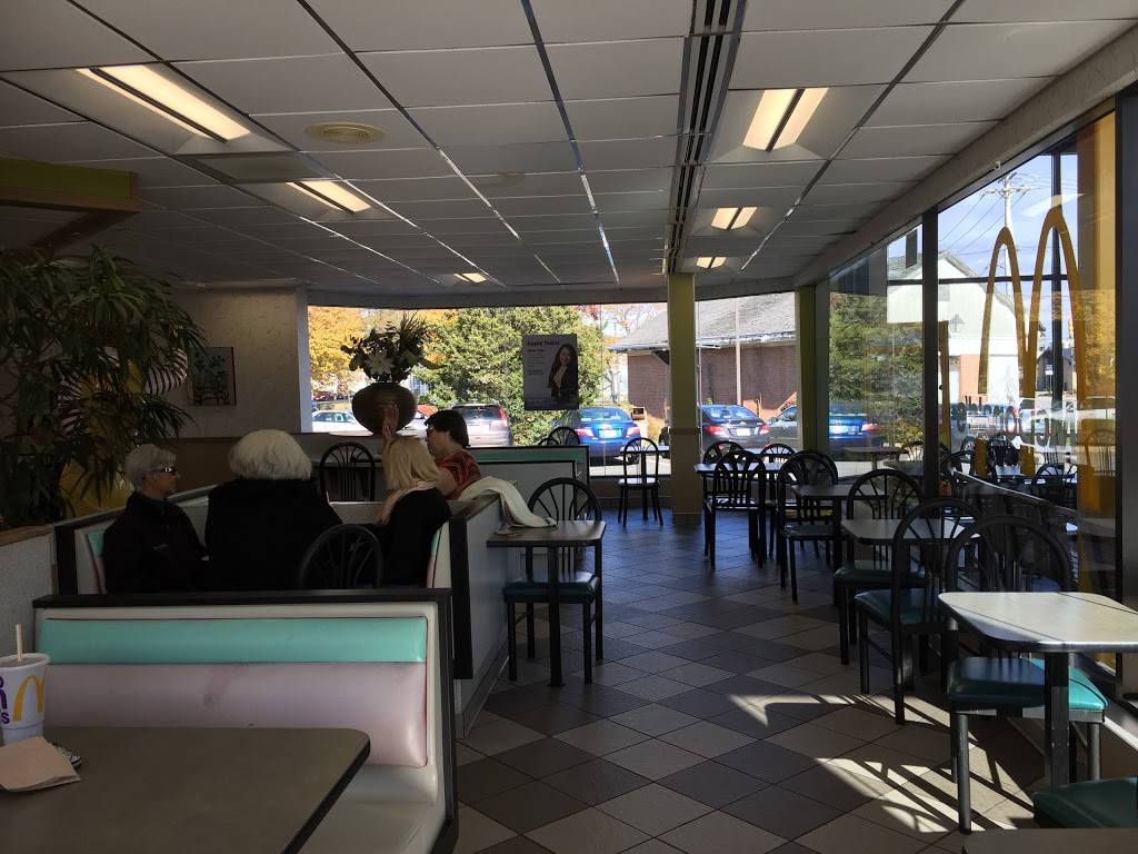 McDonalds | cafe | 179 Rockdale Ave, South Dartmouth, MA 02748, USA | 5089995581 OR +1 508-999-5581