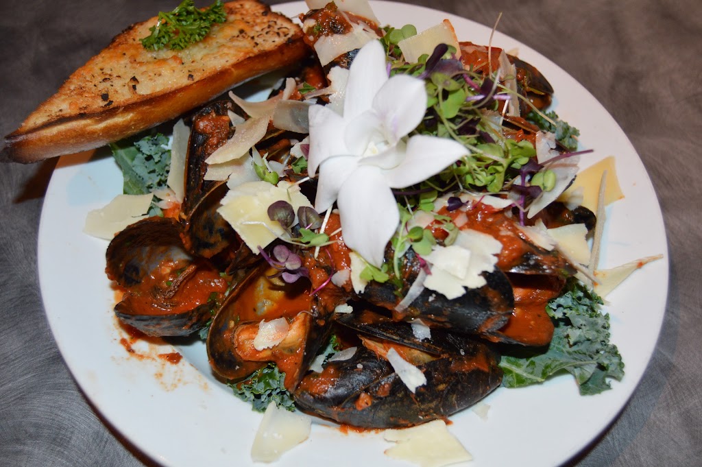 Three12 Sports Lounge | restaurant | 312 Market St, Philadelphia, PA 19106, USA | 2158639662 OR +1 215-863-9662