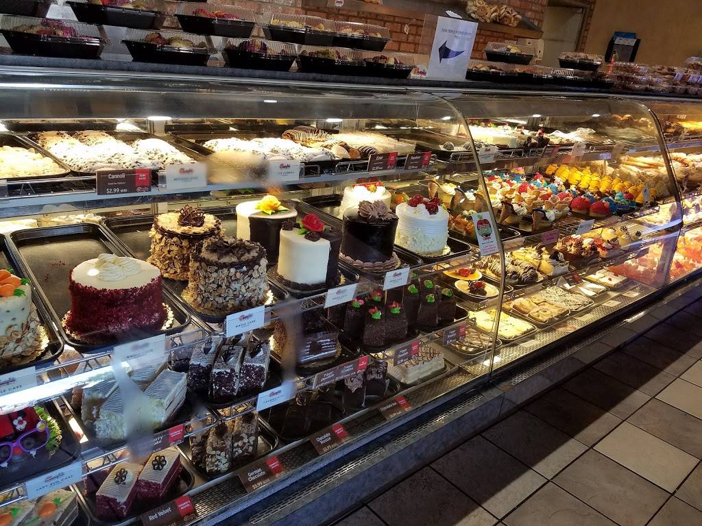 Chompies Restaurant | restaurant | 9301 E Shea Blvd, Scottsdale, AZ 85260, USA | 4808600475 OR +1 480-860-0475