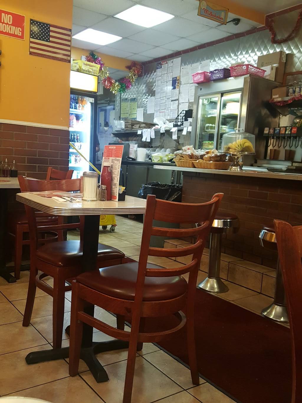 Fort Hamilton Diner | restaurant | 9502 4th Ave, Brooklyn, NY 11209, USA | 7182385151 OR +1 718-238-5151