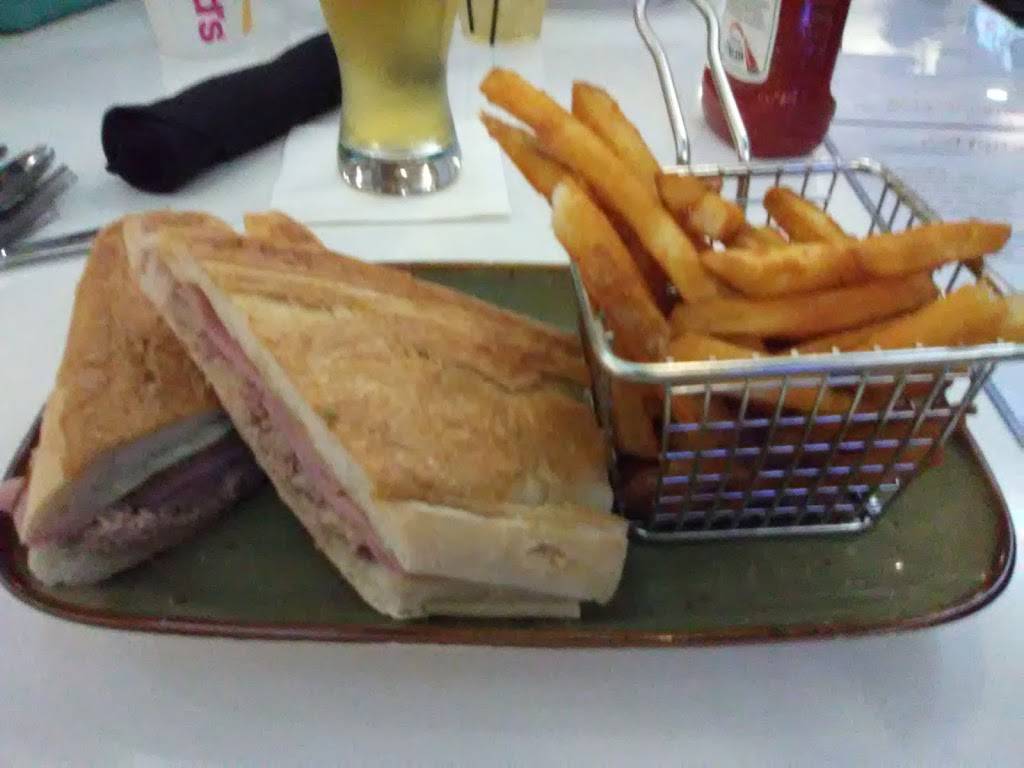 Mangos Restaurant | restaurant | 10220 Palm River Rd, Tampa, FL 33619, USA | 8136531905 OR +1 813-653-1905