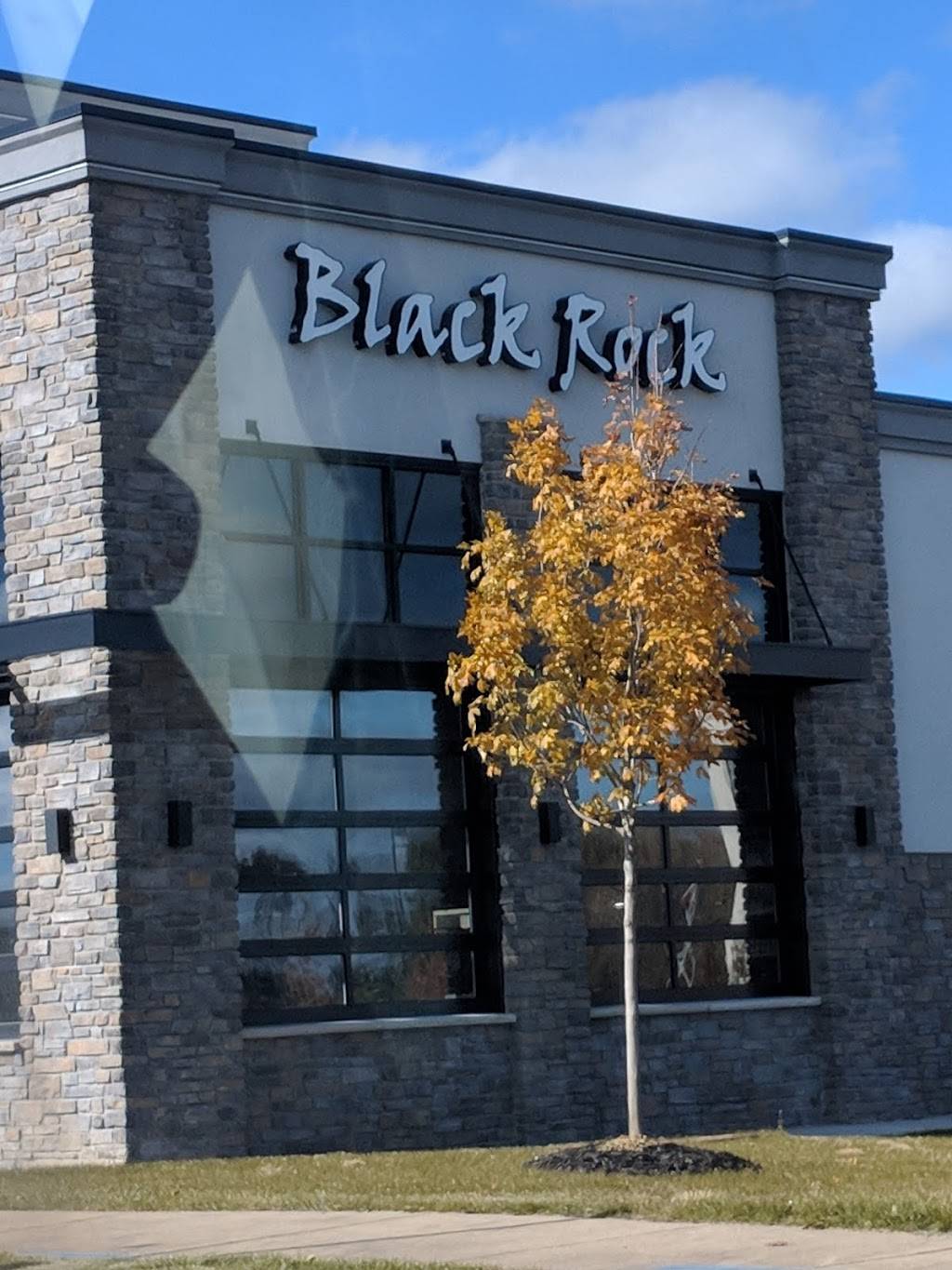 Black Rock Bar & Grill | restaurant | 550 Trade Centre Way, Portage, MI 49002, USA | 2694599427 OR +1 269-459-9427