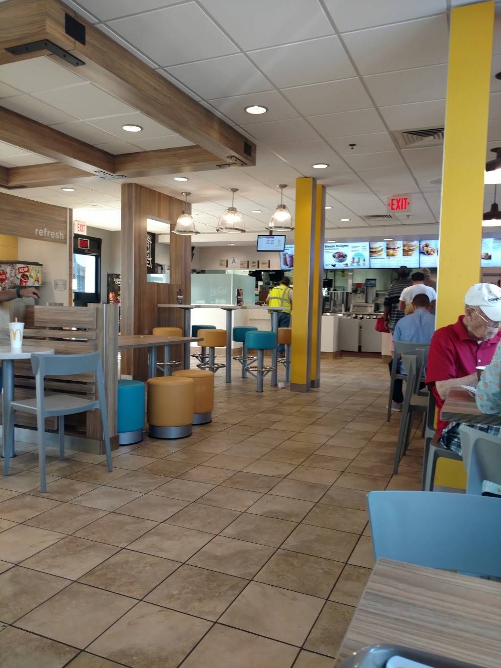 McDonalds | cafe | 3880 CA-1, Torrance, CA 90505, USA | 3103738114 OR +1 310-373-8114