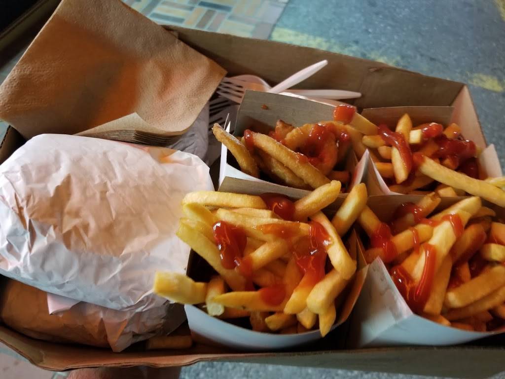 Johnnys Hamburgers | restaurant | 2595 Victoria Park Ave, Scarborough, ON M1T 1A4, Canada | 4164917222 OR +1 416-491-7222