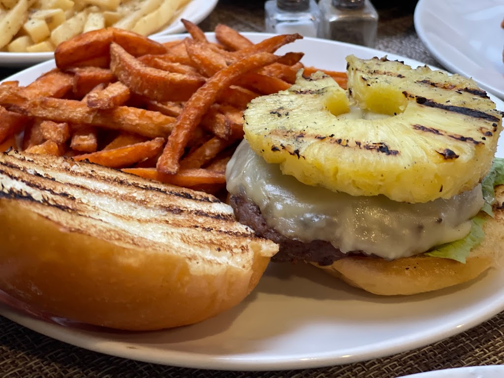 Steam Café | meal takeaway | 1 Park Way, Upper Saddle River, NJ 07458, USA | 2018186858 OR +1 201-818-6858