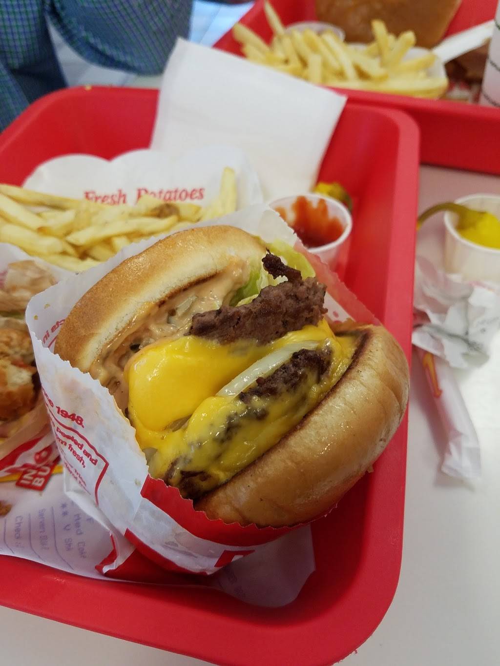 In-N-Out Burger | restaurant | 9585 W Camelback Rd, Phoenix, AZ 85037, USA | 8007861000 OR +1 800-786-1000