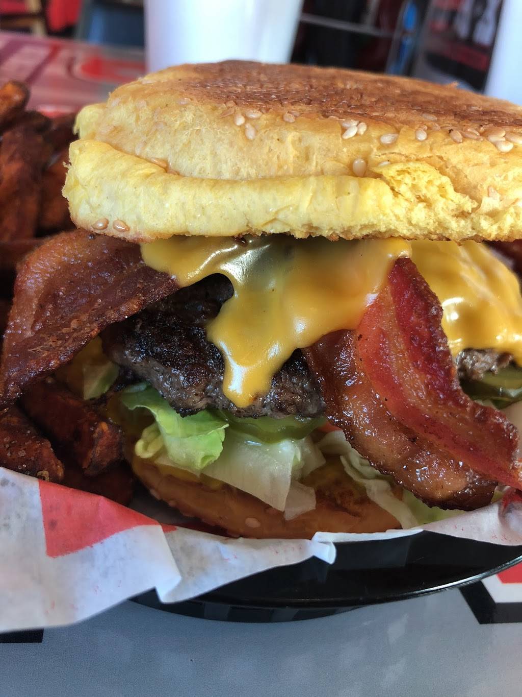 JAX Burgers Fries & Shakes | restaurant | 3091 College Park Dr, The Woodlands, TX 77384, USA | 9362074999 OR +1 936-207-4999