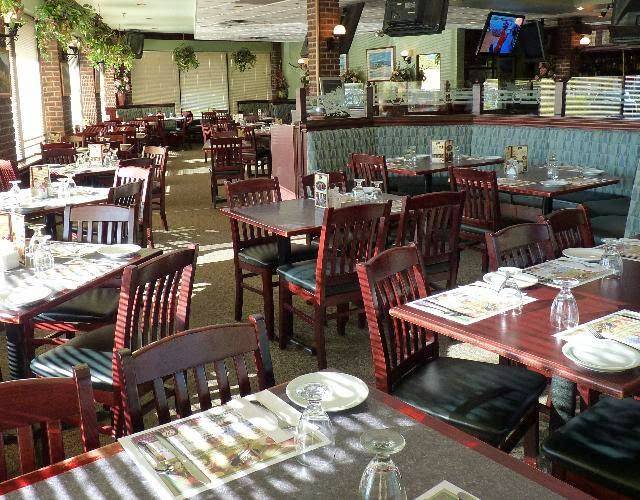 Lexus Resto-Bar | restaurant | 210 Centrum Blvd, Orléans, ON K1E 3V7, Canada | 6138307282 OR +1 613-830-7282