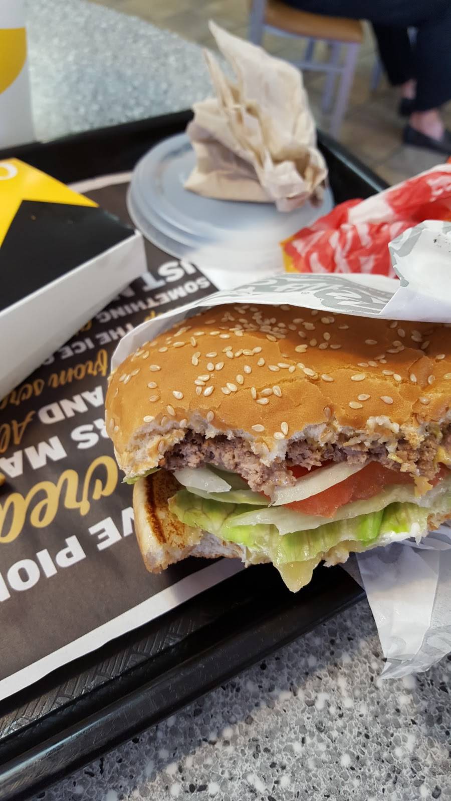 Carls Jr. | restaurant | 7 S Milpas St, Santa Barbara, CA 93103, USA | 8059660051 OR +1 805-966-0051