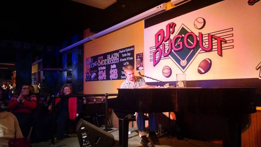 DJs Dugout Sports Bar - Miracle Hills | restaurant | 777 N 114th St, Omaha, NE 68154, USA | 4024988855 OR +1 402-498-8855