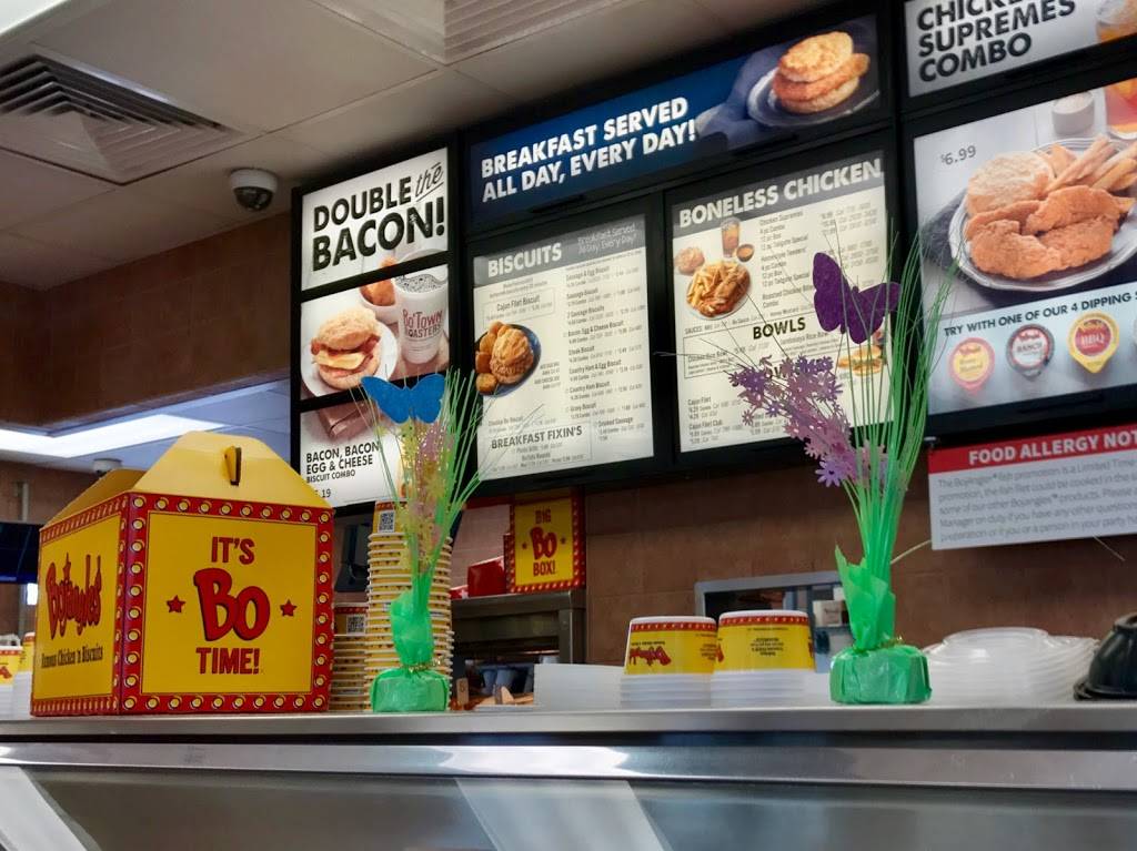 Bojangles Famous Chicken n Biscuits | restaurant | 1200 Burkemont Ave, Morganton, NC 28655, USA | 8284335152 OR +1 828-433-5152