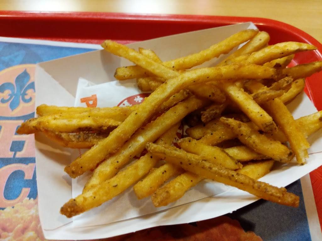 Popeyes Louisiana Kitchen | restaurant | 405 Army Trail Rd, Bloomingdale, IL 60108, USA | 6308931070 OR +1 630-893-1070