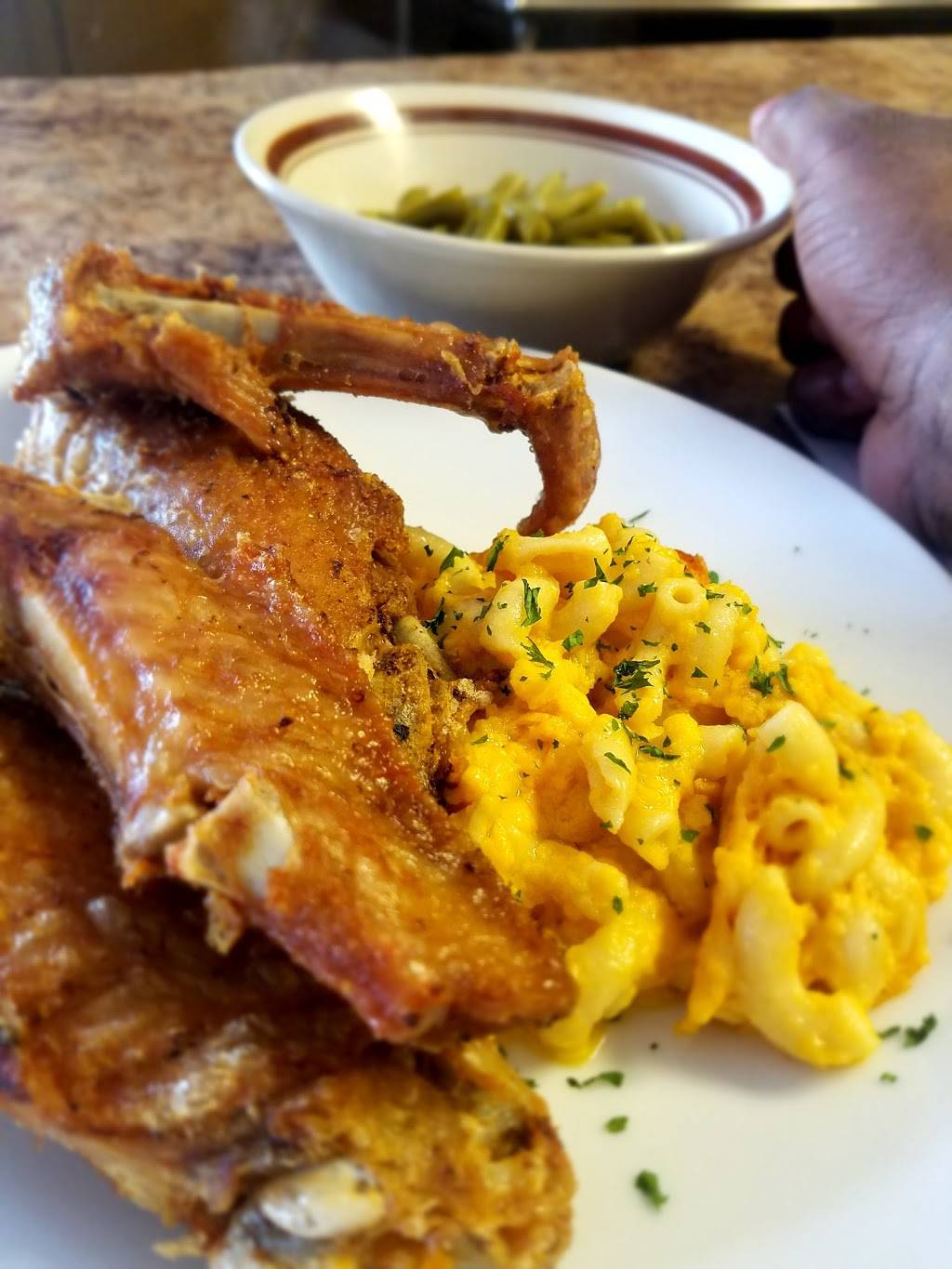 Ms. Anns Soul Food & Seafood | restaurant | 16194 NW 27th Ave, Opa-locka, FL 33054, USA | 3059744560 OR +1 305-974-4560