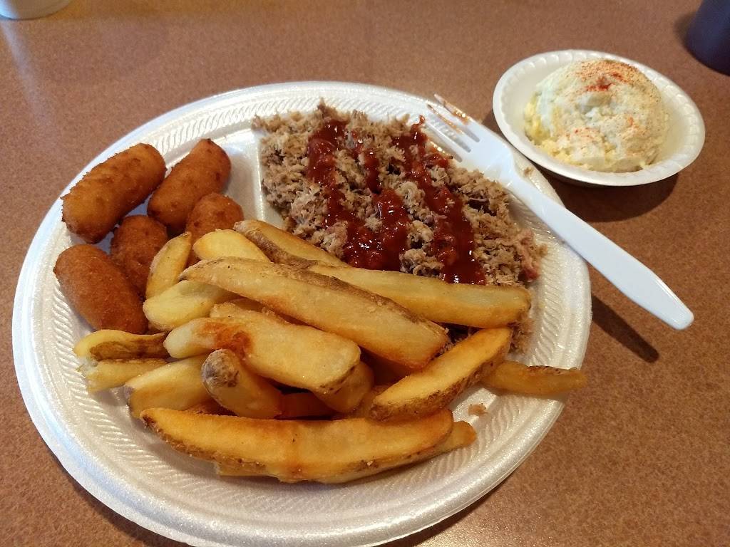 Bar-B-Que Wagon | restaurant | 610 Main St, Bryson City, NC 28713, USA | 8284889521 OR +1 828-488-9521