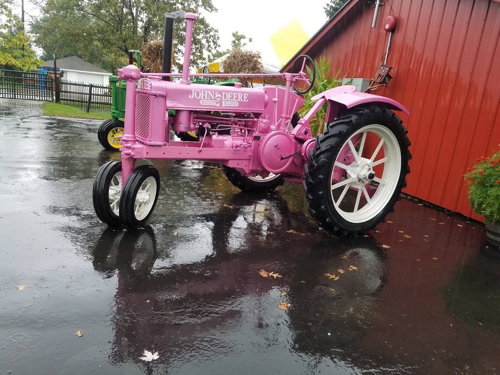 Bengtsons Pumpkin Farm and Fall Fest | meal takeaway | 13341 W 151st St, Homer Glen, IL 60491, USA | 7083013276 OR +1 708-301-3276