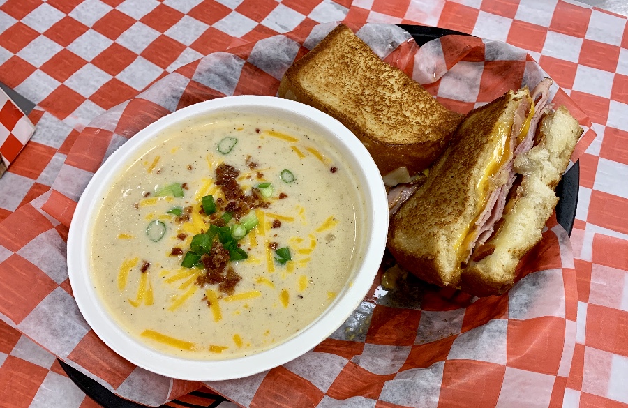 Heart & Soul Kitchen | restaurant | 1020 Tulsa Ave, Kansas, OK 74347, USA | 9188685555 OR +1 918-868-5555