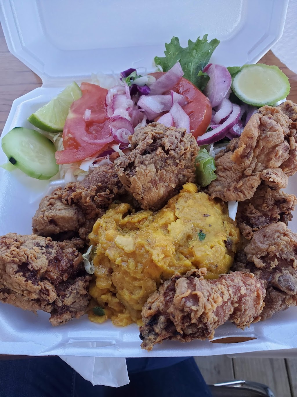 El Recoqueo Dominicano | restaurant | 1048 Scotsdale Dr, Harvey, LA 70058, USA | 3475171822 OR +1 347-517-1822