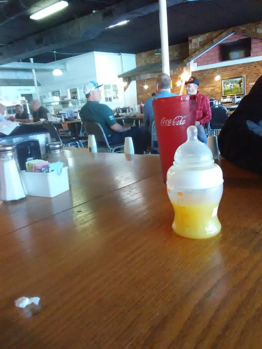 Court Square Cafe | restaurant | 20 Court Sq, Ashland, AL 36251, USA | 2563545000 OR +1 256-354-5000