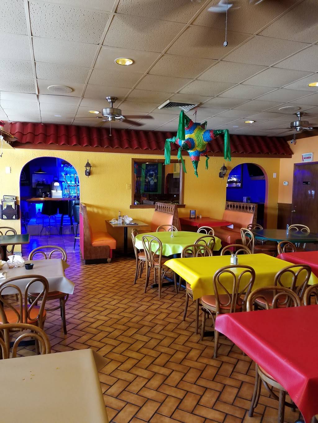 Cinco De Mayo Fiesta | restaurant | 8412 W Morgan Ave, Milwaukee, WI 53228, USA | 4145434939 OR +1 414-543-4939