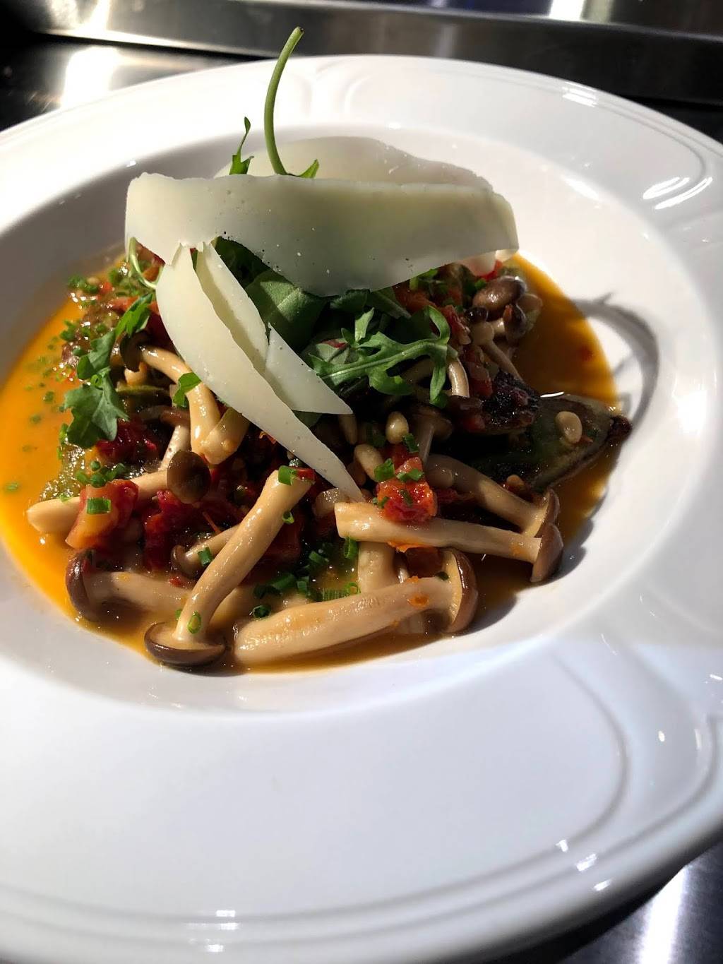 Madame Chose | restaurant | 5401 Boulevard des Galeries, Québec, QC G2K 1N4, Canada | 5818140880 OR +1 581-814-0880