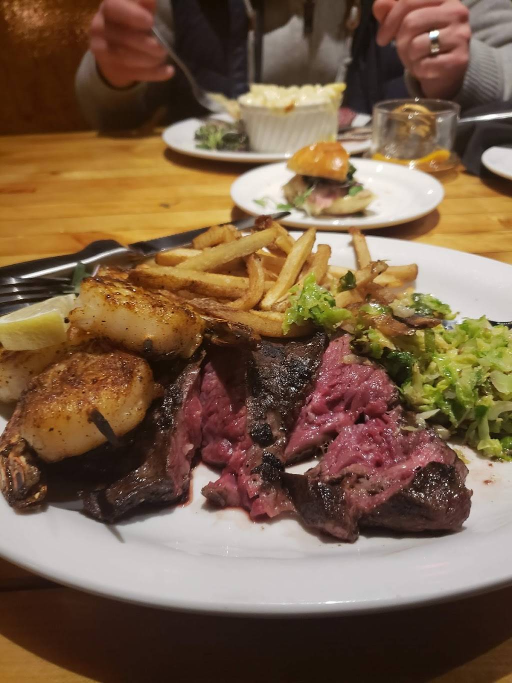 Fahrenheit 132 | restaurant | 318 William St, Fredericksburg, VA 22401, USA | 5409402614 OR +1 540-940-2614