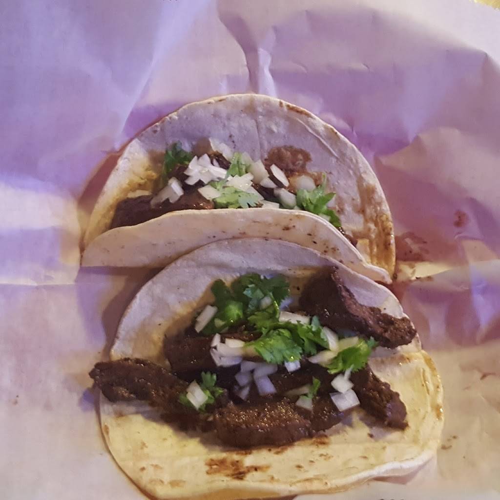 Mikes Ice House | restaurant | 8746 Lipan Rd, Houston, TX 77063, USA | 7137826571 OR +1 713-782-6571