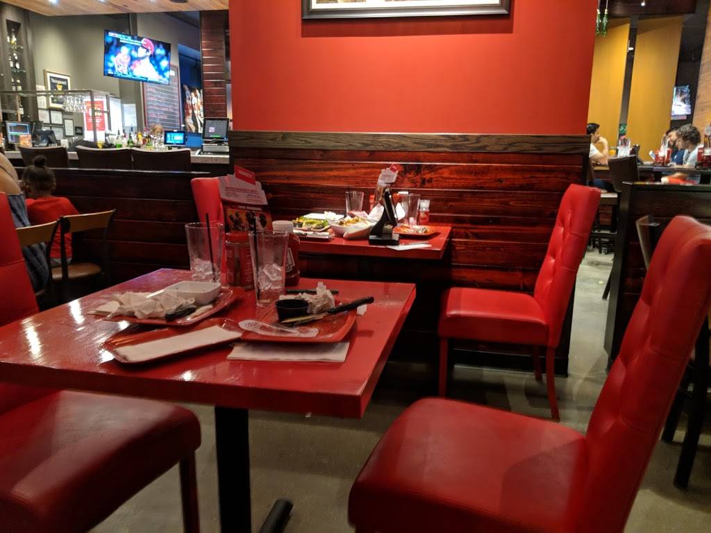 Red Robin Gourmet Burgers and Brews | restaurant | 75 Henry St, Commack, NY 11725, USA | 6313439430 OR +1 631-343-9430