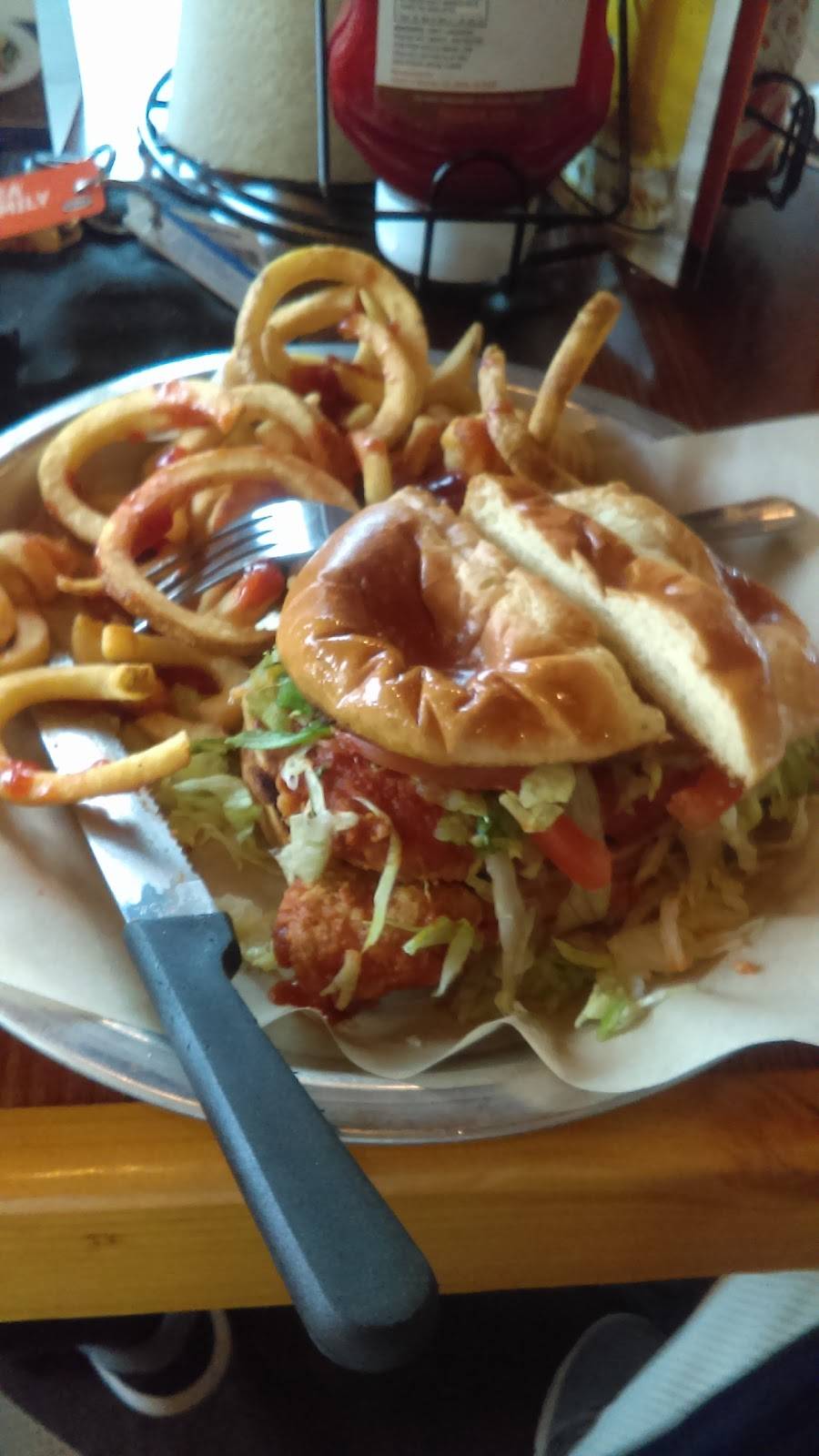 Hooters | restaurant | 8909 Talking Stick Way, Scottsdale, AZ 85250, USA | 4807458282 OR +1 480-745-8282