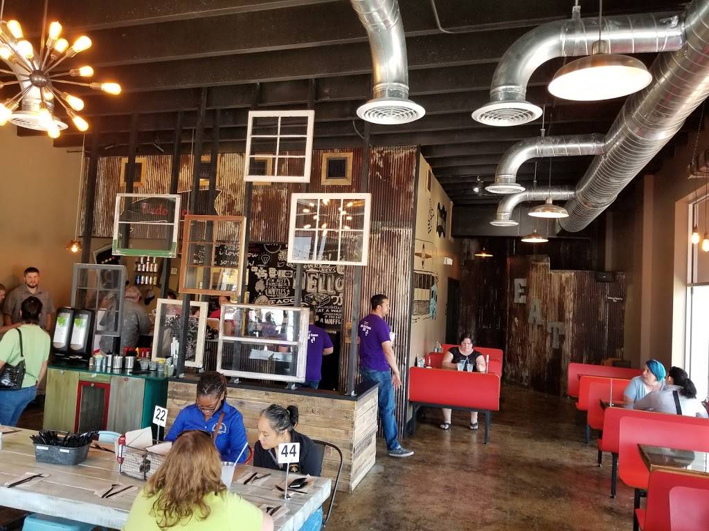 BTW - BURGERS TACOS WAFFLES | restaurant | 115 E Main St, Tavares, FL 32778, USA | 3525089287 OR +1 352-508-9287