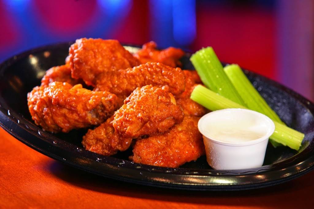 High Flyers Grille | restaurant | 16 Terminal Dr, East Alton, IL 62024, USA | 6182518500 OR +1 618-251-8500