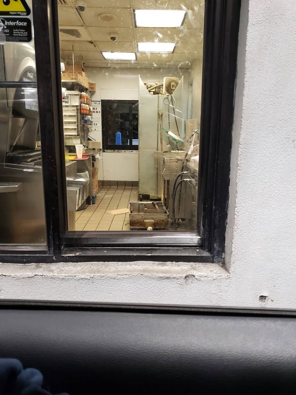 White Castle | restaurant | 1304 Broadway, Gary, IN 46407, USA | 2198821368 OR +1 219-882-1368