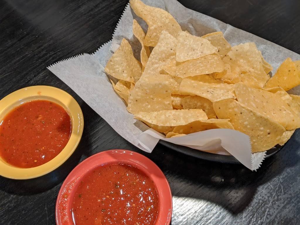 Hacienda Vieja Mexican Grill | restaurant | 3681 S Noland Rd, Independence, MO 64055, USA | 8168338800 OR +1 816-833-8800