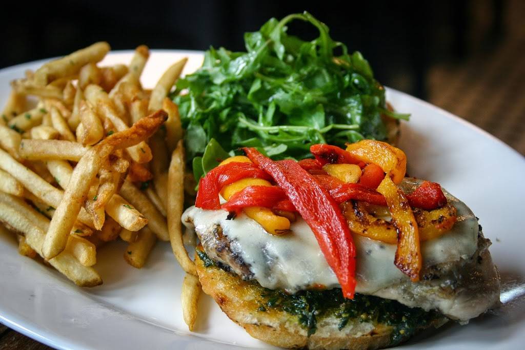 Juliets Tavern | restaurant | 205 N Chicago St, Joliet, IL 60432, USA | 8156305654 OR +1 815-630-5654