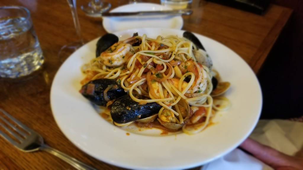 Avant Gout | restaurant | 1108 Yonge St, Toronto, ON M4W 2L6, Canada | 4169163681 OR +1 416-916-3681