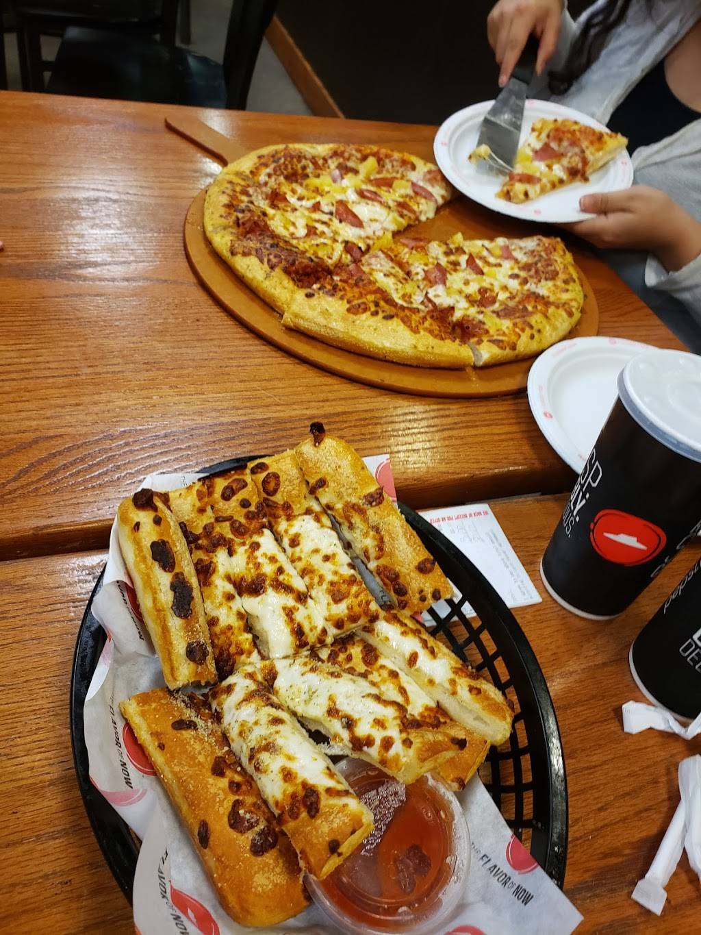 Pizza Hut | restaurant | 594 South State Highway 123, Seguin, TX 78155, USA | 8305495083 OR +1 830-549-5083