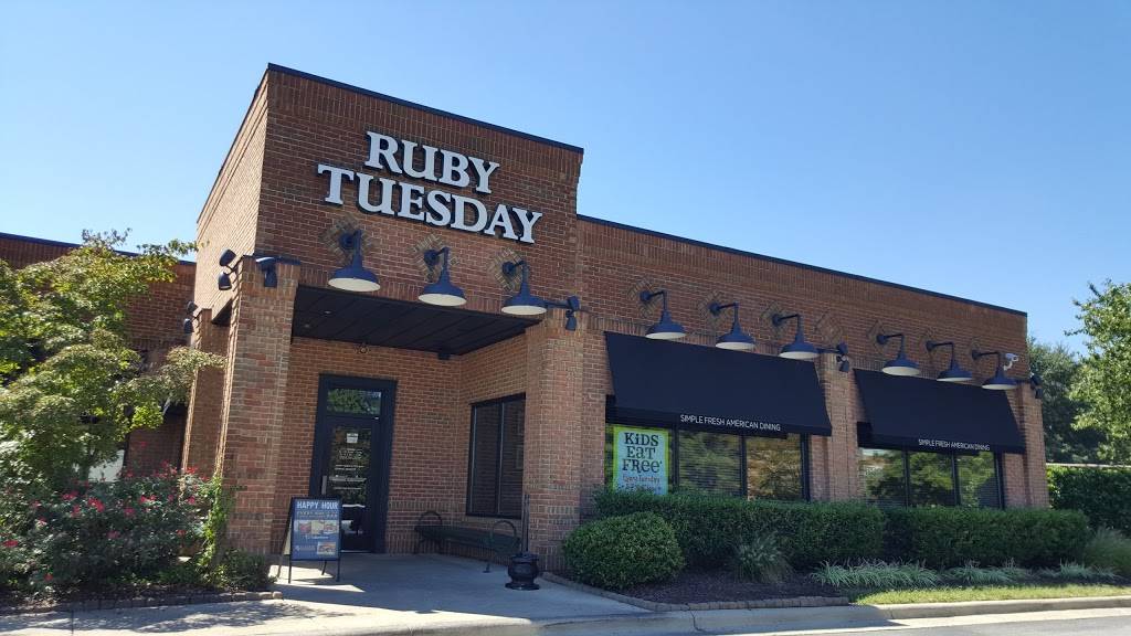 Ruby Tuesday | restaurant | 131 Crossroads Blvd, Cary, NC 27511, USA | 9198549990 OR +1 919-854-9990