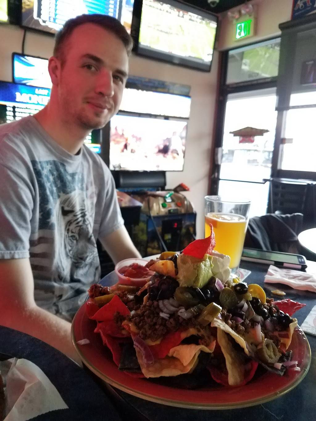 Out-A-Bounds Sports Bar | restaurant | 14415 SE Mill Plain Blvd, Vancouver, WA 98684, USA | 3602534789 OR +1 360-253-4789