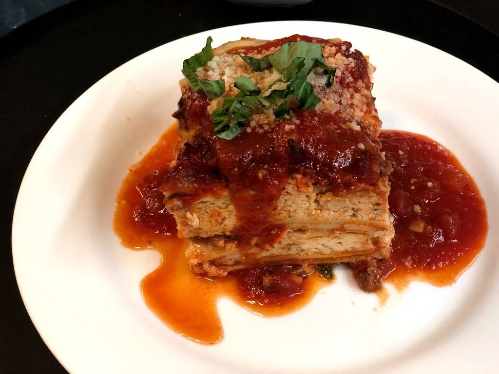 The Farfalle Bistro and Farfalle Dollies Catering and Confection | restaurant | 318 SE Green St, Lees Summit, MO 64063, USA | 8162076129 OR +1 816-207-6129