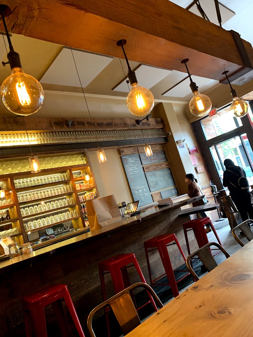 Roam Artisan Burgers | restaurant | 1923 Fillmore St, San Francisco, CA 94115, USA | 4158007801 OR +1 415-800-7801