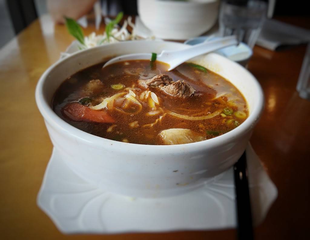 Pholuscious Vietnamese Noodles and Grill | restaurant | 10048 Darnestown Rd, Rockville, MD 20850, USA | 3017622226 OR +1 301-762-2226