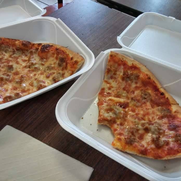 Rico Rinos Pizza | restaurant | 5612 W 87th St, Burbank, IL 60459, USA | 7084224444 OR +1 708-422-4444