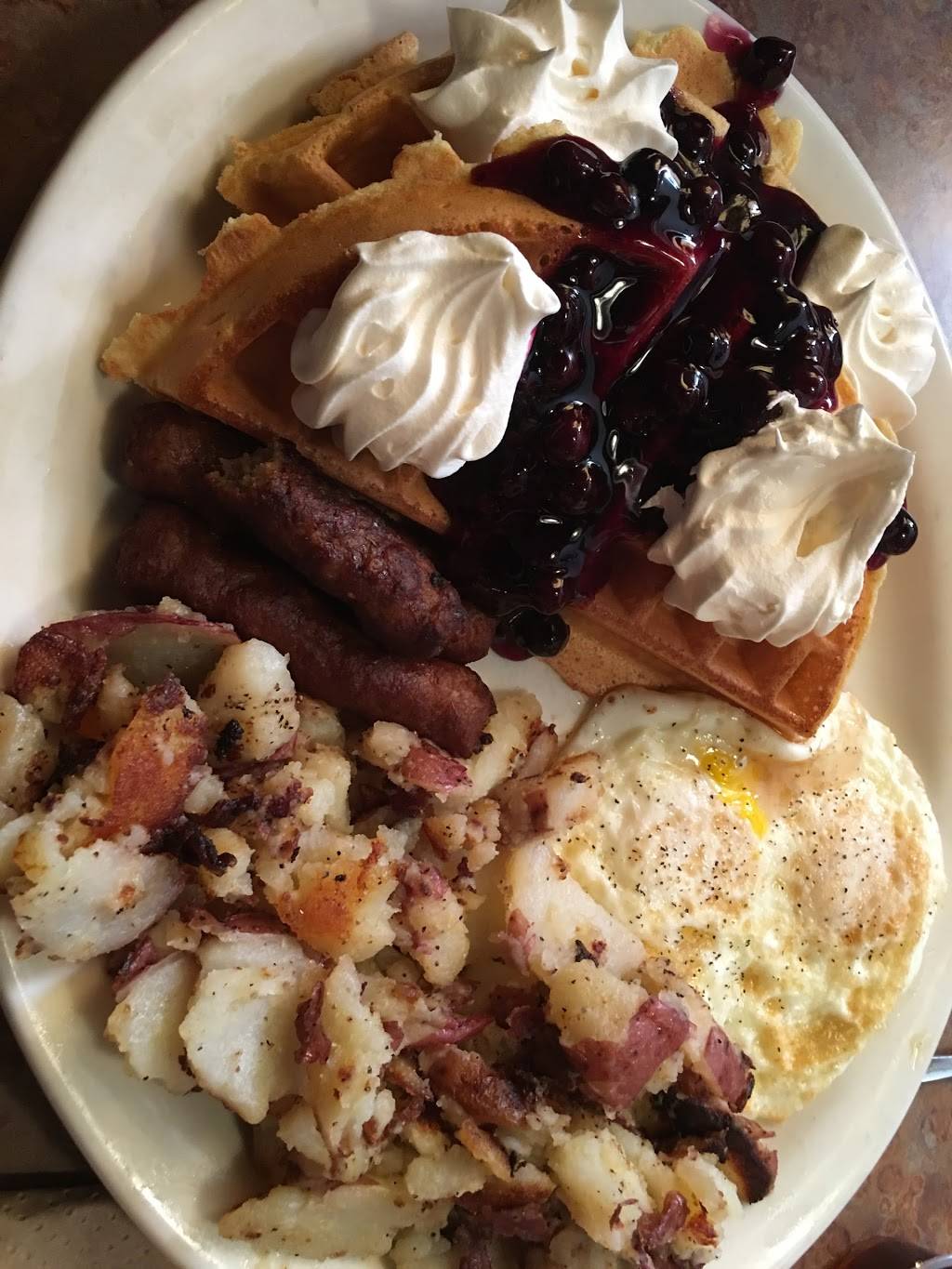 Huckleberrys | restaurant | 1083 E Champlain Dr, Fresno, CA 93720, USA | 5594334840 OR +1 559-433-4840